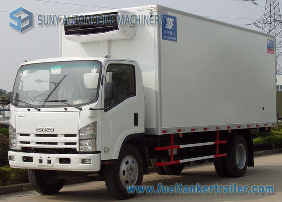 ISUZU 4 X 2 Refrigerator Van Truck  8000KG White 6 Wheelers Refrigerator Van Truck
